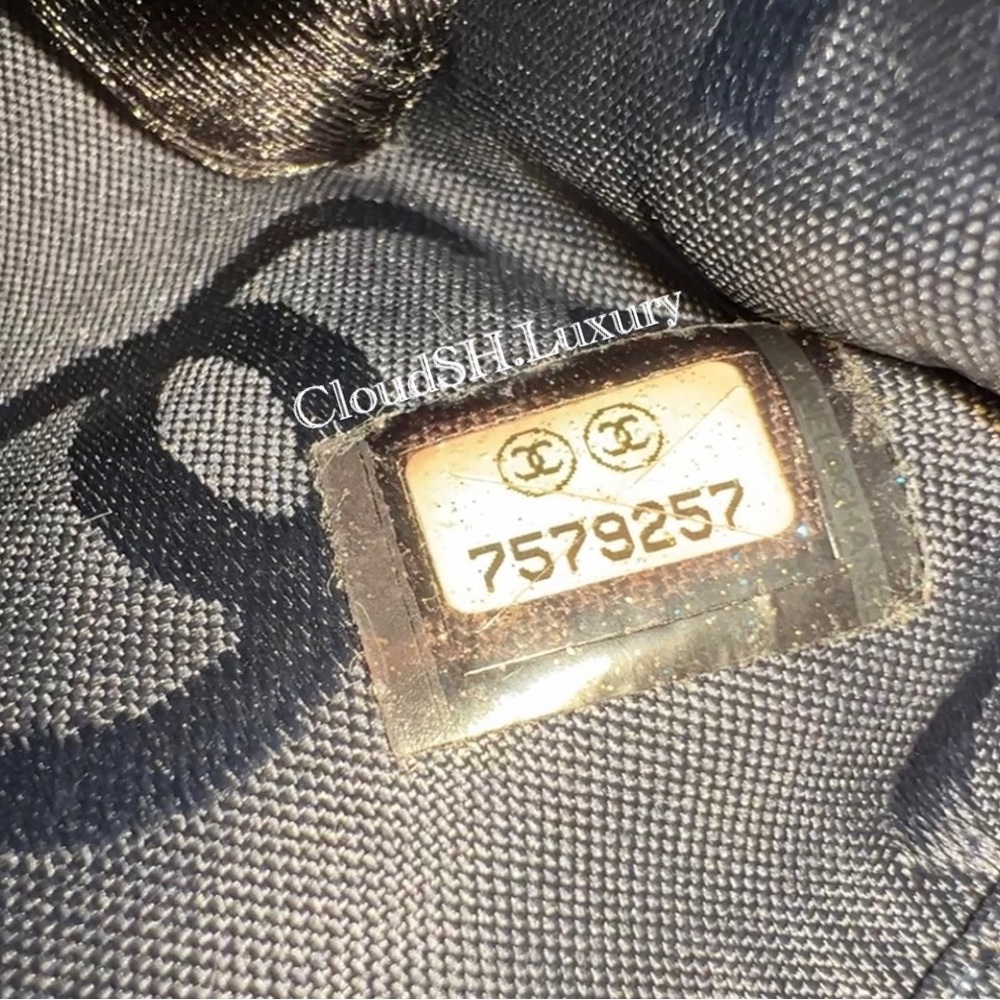 Auth Chanel Rare Stencil CC Logo Denim Clutch Pouch -Excellent - Picture 12 of 13